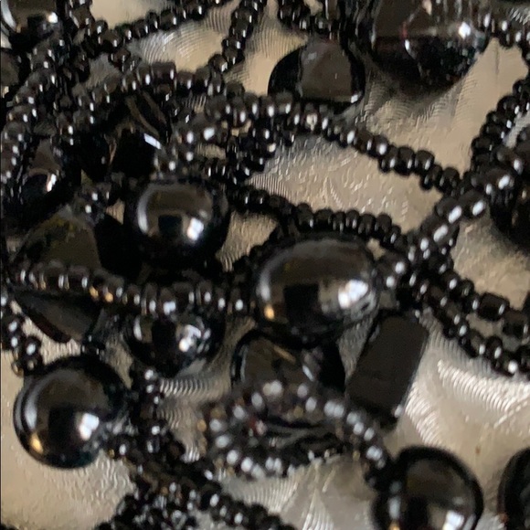Necklace long patterns of black beads varied size - Picture 6 of 10